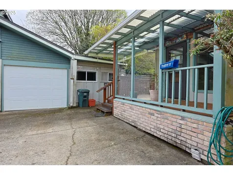 1091 Clark Street North Bend OR 97459