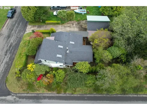 1091 Clark Street North Bend OR 97459