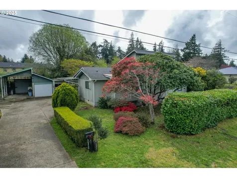 1091 Clark Street North Bend OR 97459
