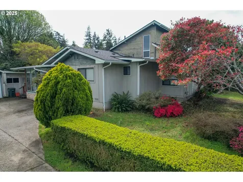 1091 Clark Street North Bend OR 97459