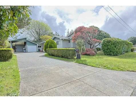 1091 Clark Street North Bend OR 97459