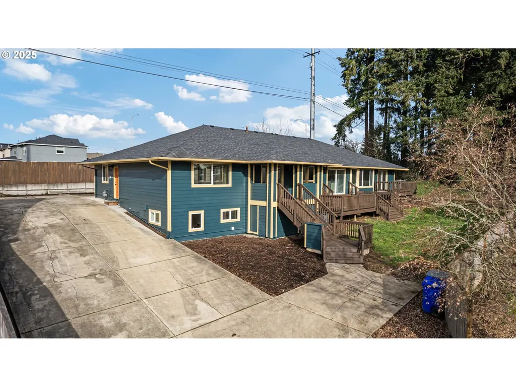 5901 SE Snowberry Court Hillsboro OR 97123