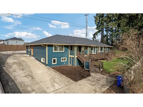 5901 SE Snowberry Court Hillsboro OR 97123