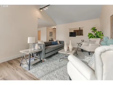 5901 SE Snowberry Court Hillsboro OR 97123