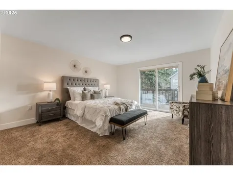 5901 SE Snowberry Court Hillsboro OR 97123