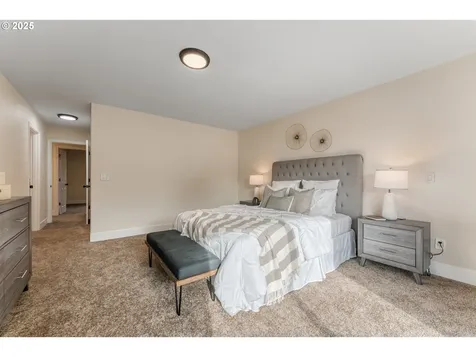 5901 SE Snowberry Court Hillsboro OR 97123