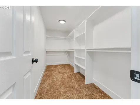 5901 SE Snowberry Court Hillsboro OR 97123