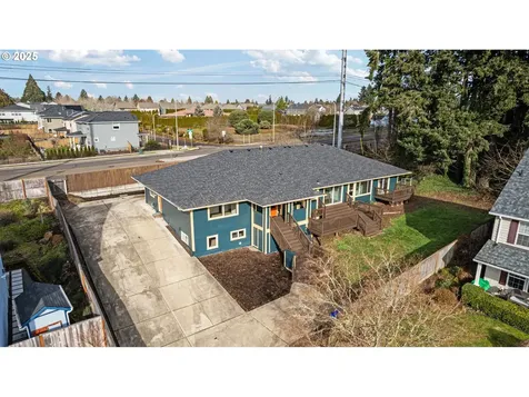 5901 SE Snowberry Court Hillsboro OR 97123