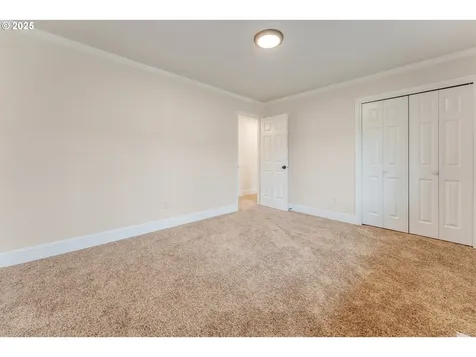 5901 SE Snowberry Court Hillsboro OR 97123
