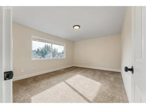 5901 SE Snowberry Court Hillsboro OR 97123