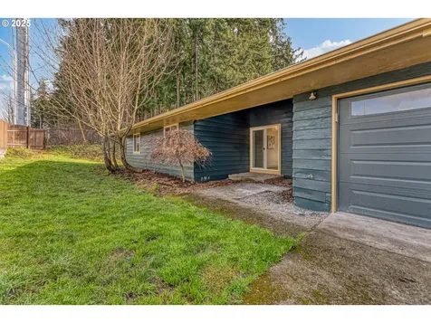 5901 SE Snowberry Court Hillsboro OR 97123