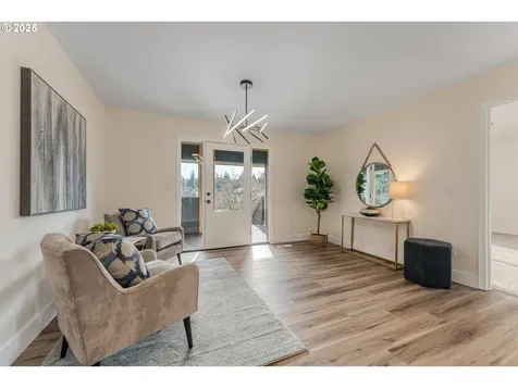 5901 SE Snowberry Court Hillsboro OR 97123