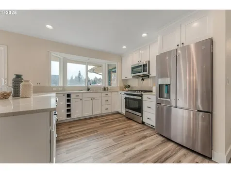 5901 SE Snowberry Court Hillsboro OR 97123