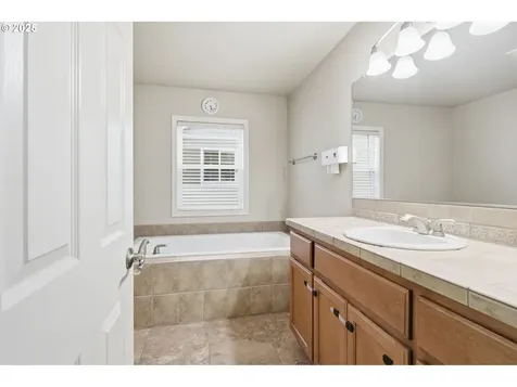 8013 NE 35th Avenue Vancouver WA 98665