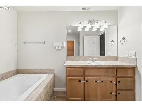 8013 NE 35th Avenue Vancouver WA 98665
