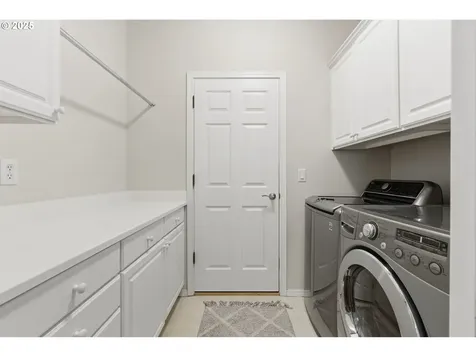 158 SW 105th Terrace Portland OR 97225