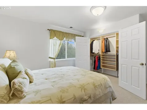158 SW 105th Terrace Portland OR 97225
