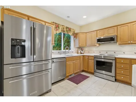 158 SW 105th Terrace Portland OR 97225