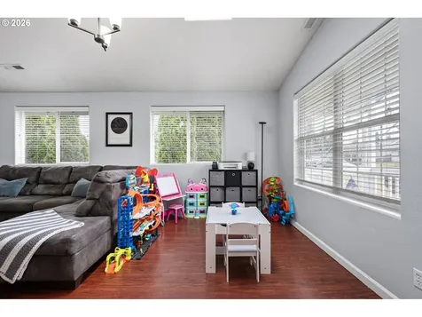 1911 S 8th Street Cottage Grove OR 97424