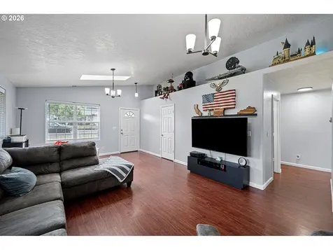 1911 S 8th Street Cottage Grove OR 97424