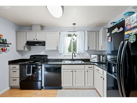 1911 S 8th Street Cottage Grove OR 97424