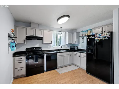 1911 S 8th Street Cottage Grove OR 97424