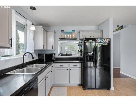 1911 S 8th Street Cottage Grove OR 97424