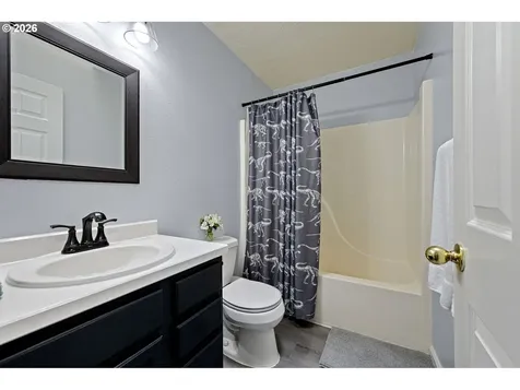 1911 S 8th Street Cottage Grove OR 97424