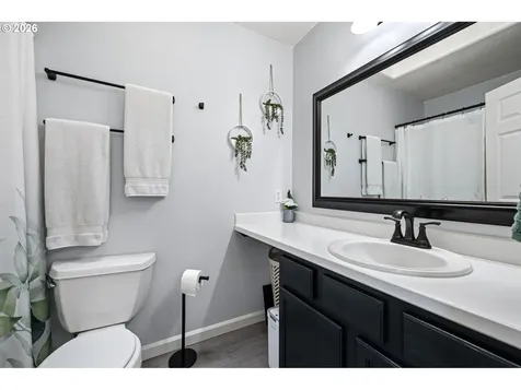 1911 S 8th Street Cottage Grove OR 97424
