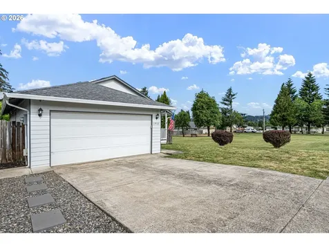 1911 S 8th Street Cottage Grove OR 97424