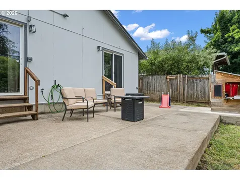 1911 S 8th Street Cottage Grove OR 97424
