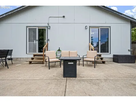 1911 S 8th Street Cottage Grove OR 97424