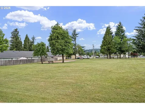 1911 S 8th Street Cottage Grove OR 97424