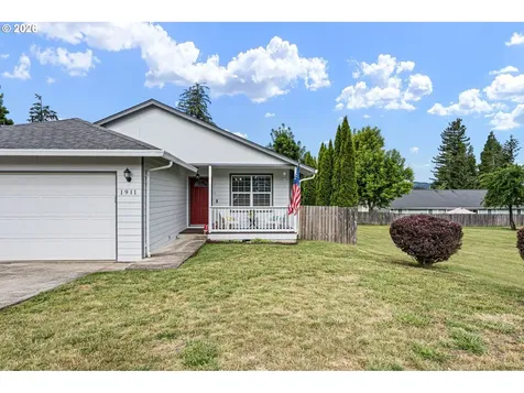 1911 S 8th Street Cottage Grove OR 97424