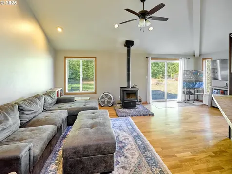 58591 Lone Pine Road Vernonia OR 97064