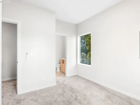 8632 SW 21st Avenue Portland OR 97219