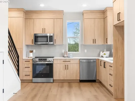 8632 SW 21st Avenue Portland OR 97219