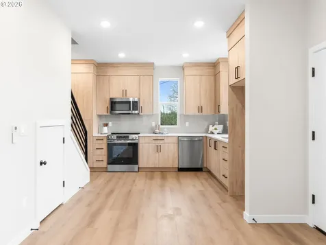 8632 SW 21st Avenue Portland OR 97219