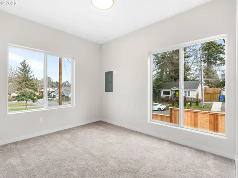 8632 SW 21st Avenue Portland OR 97219