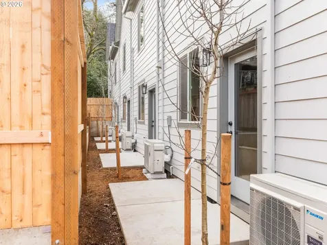 8632 SW 21st Avenue Portland OR 97219