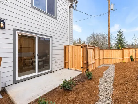 8632 SW 21st Avenue Portland OR 97219