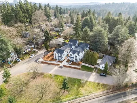 8632 SW 21st Avenue Portland OR 97219