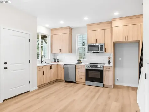 8632 SW 21st Avenue Portland OR 97219