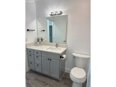 905 Monroe Street Harrisburg OR 97446