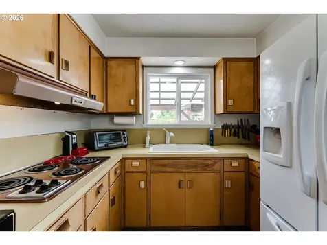 1406 Carter Lane Springfield OR 97477