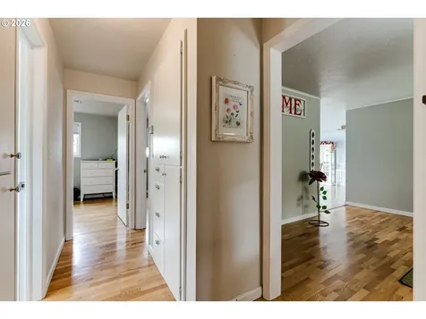 1406 Carter Lane Springfield OR 97477