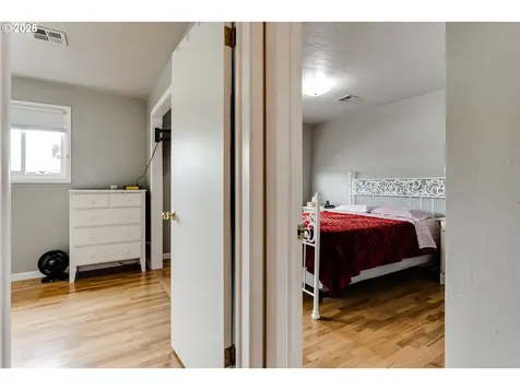 1406 Carter Lane Springfield OR 97477