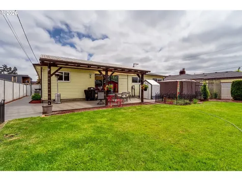 1406 Carter Lane Springfield OR 97477