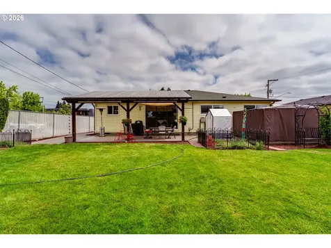 1406 Carter Lane Springfield OR 97477