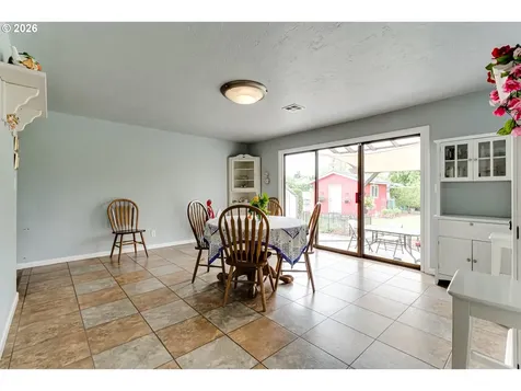 1406 Carter Lane Springfield OR 97477